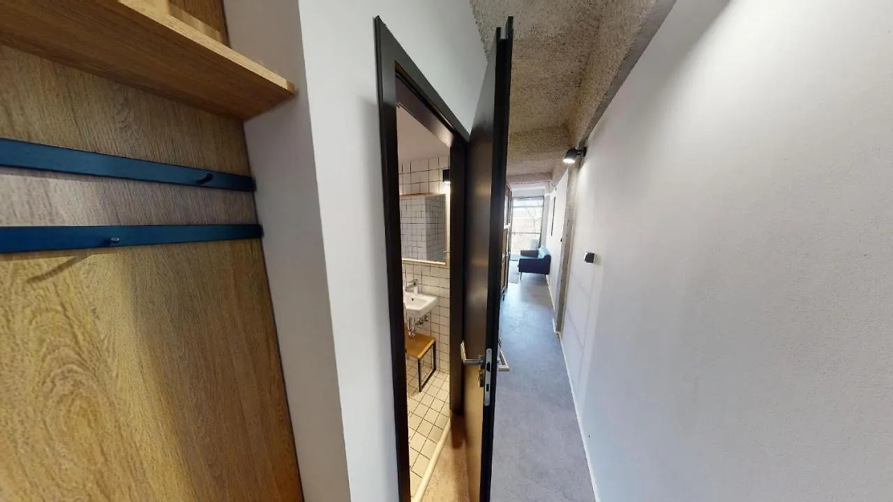 In Budapest Apartment 3 0*,  匈牙利